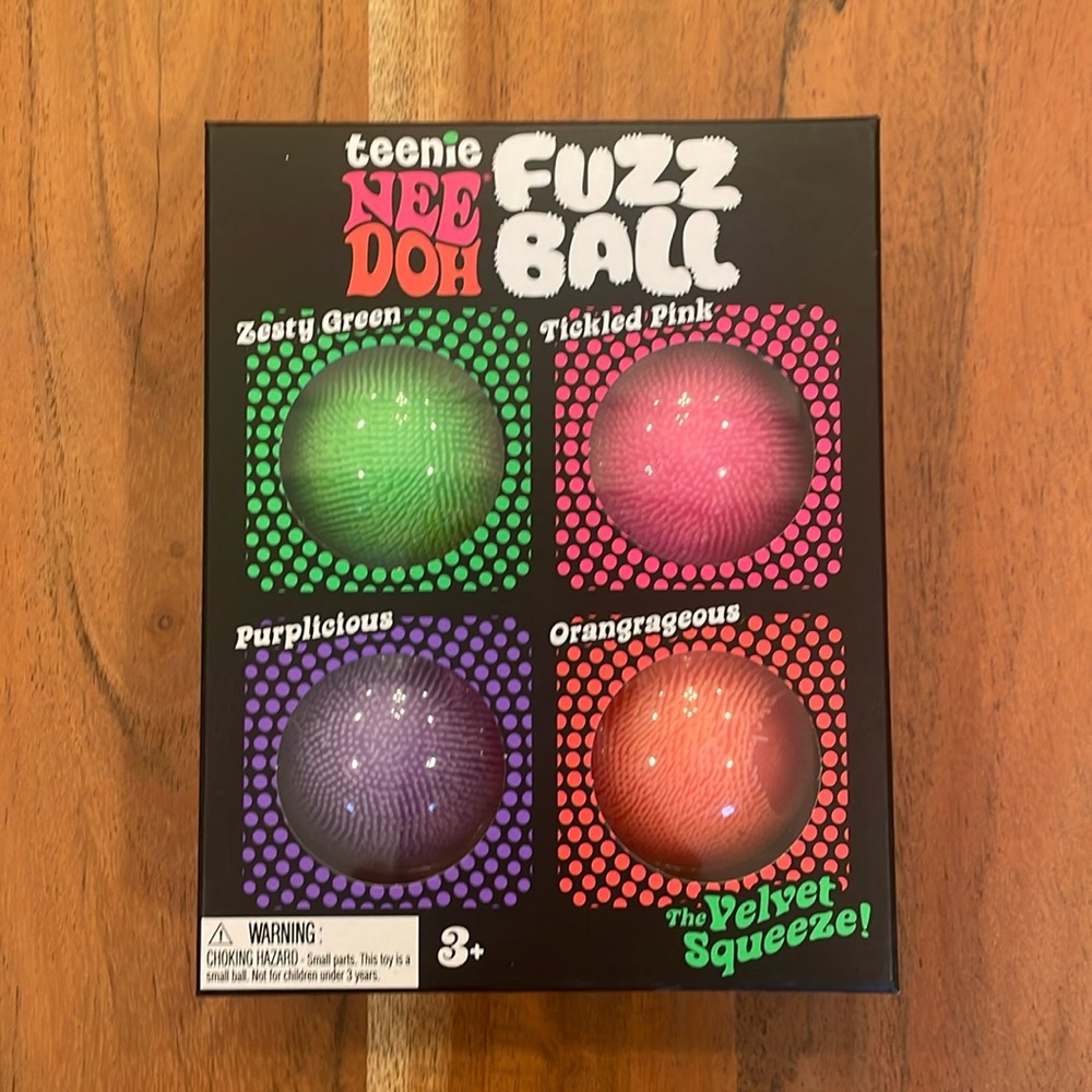 NWT teenie Needoh fuzz ball set